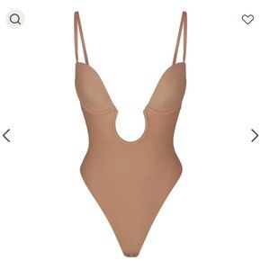 NWT !! Skims : Deep Plunge Shapewear Bodysuit  size medium
